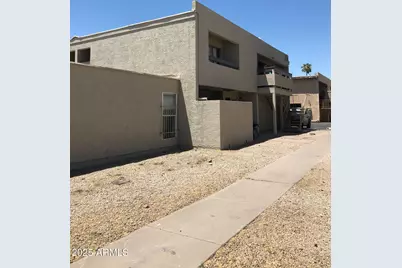 2664 N 43rd Avenue #Apt B, Phoenix, AZ 85009 - Photo 2