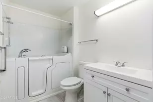 13811 N Garden Ct Dr, Sun City, AZ 85351 - Photo 18