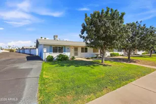 13811 N Garden Ct Dr, Sun City, AZ 85351 - Photo 2
