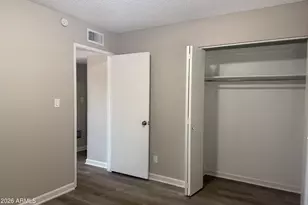 8334 N 57th Dr, Glendale, AZ 85302 - Photo 6