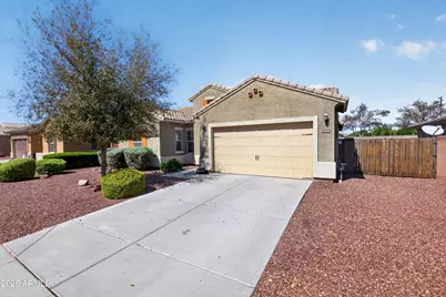 18576 W Kendall Street, Goodyear, AZ 85338 - Photo 2