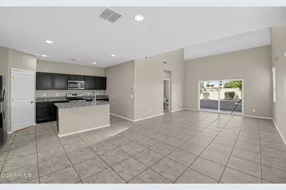 3021 S 78th Drive, Phoenix, AZ 85043 - Photo 6