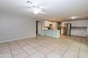 2388 S Sycamore Pl, Chandler, AZ 85286 - Photo 2