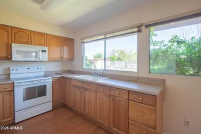 5210 W Monte Cristo Avenue, Glendale, AZ 85306 - Photo 10