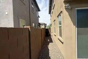 5835 E Rose Garden Ln, Phoenix, AZ 85054 - Photo 34