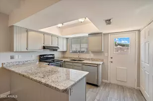 227 W Taro Ln, Phoenix, AZ 85027 - Photo 8