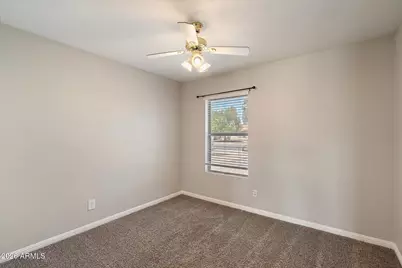227 W Taro Lane, Phoenix, AZ 85027 - Photo 14