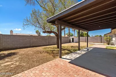 227 W Taro Lane, Phoenix, AZ 85027 - Photo 18
