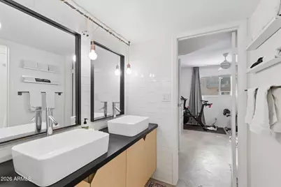 5525 E Thomas Road #R9, Phoenix, AZ 85018 - Photo 8