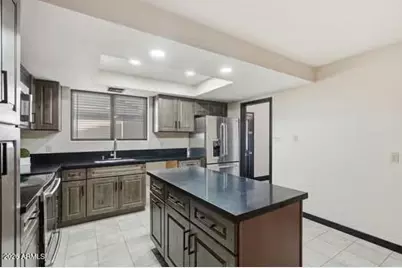 5147 W Earll Drive, Phoenix, AZ 85031 - Photo 6