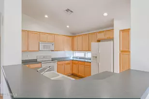 333 W Raven Dr, Chandler, AZ 85286 - Photo 4