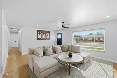 8626 E Roanoke Avenue, Scottsdale, AZ 85257 - Photo 2