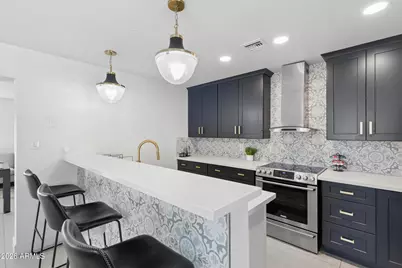 8659 E Roanoke Avenue, Scottsdale, AZ 85257 - Photo 2