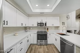 801 E Braeburn Dr, Phoenix, AZ 85022 - Photo 14