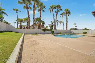 801 E Braeburn Dr, Phoenix, AZ 85022 - Photo 36
