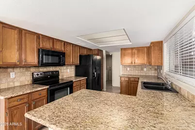 1334 E Helena Drive, Phoenix, AZ 85022 - Photo 8
