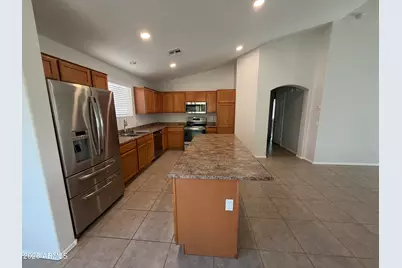 13925 W Mauna Loa Lane, Surprise, AZ 85379 - Photo 4