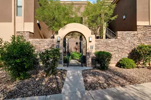 7027 N Scottsdale Rd, Paradise Valley, AZ 85253 - Photo 2