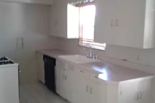 550 W Cambridge Ave, Phoenix, AZ 85003 - Photo 10