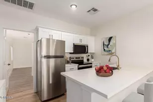 1243 E Adams St, Phoenix, AZ 85034 - Photo 2