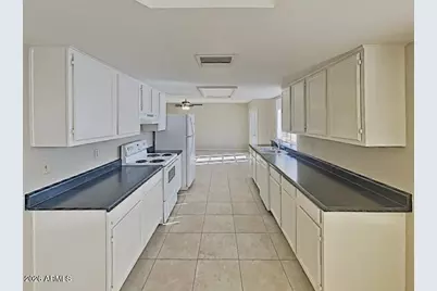 147 W Hillside Street, Mesa, AZ 85201 - Photo 6
