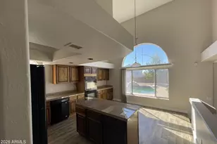 10925 W Kaler Dr, Glendale, AZ 85307 - Photo 6