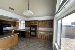 10925 W Kaler Dr, Glendale, AZ 85307 - Photo 4