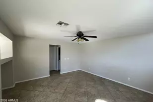 10925 W Kaler Dr, Glendale, AZ 85307 - Photo 8
