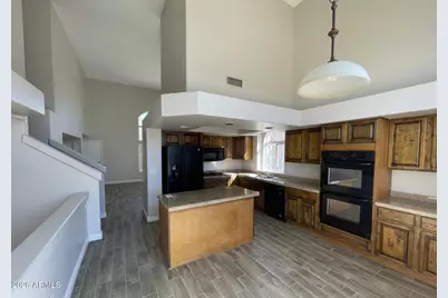 10925 W Kaler Drive, Glendale, AZ 85307 - Photo 6