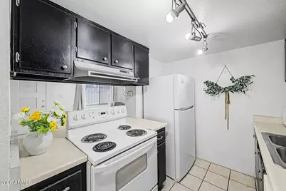 14221 N 54th Drive, Glendale, AZ 85306 - Photo 8