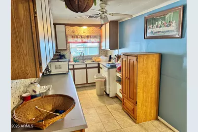 18233 S John Fry Avenue, Peeples Valley, AZ 86332 - Photo 4