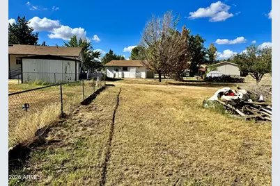18233 S John Fry Avenue, Peeples Valley, AZ 86332 - Photo 28