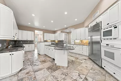 5881 W Del Lago Circle, Glendale, AZ 85308 - Photo 12