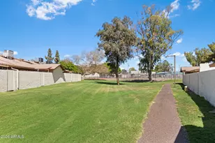 13223 N 25th Dr, Phoenix, AZ 85029 - Photo 38