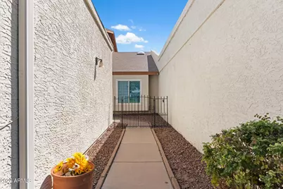 13223 N 25th Drive, Phoenix, AZ 85029 - Photo 8