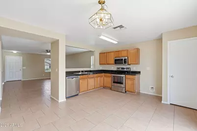 633 W Kingman Loop, Casa Grande, AZ 85122 - Photo 4