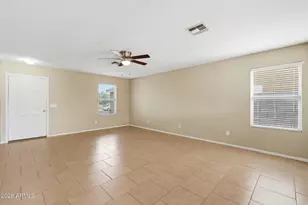 633 W Kingman Loop, Casa Grande, AZ 85122 - Photo 2