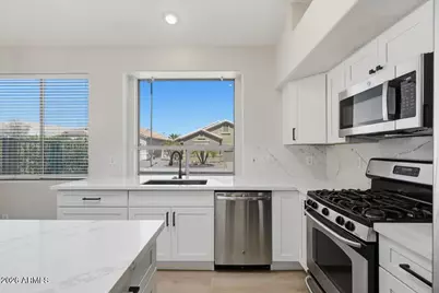 17320 N Thornberry Drive, Surprise, AZ 85374 - Photo 16