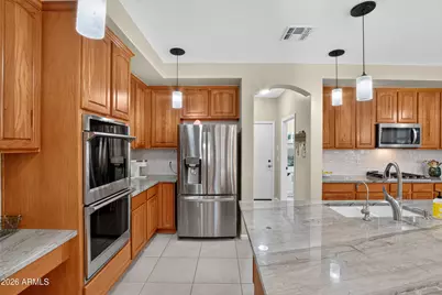 15809 W Mercer Lane, Surprise, AZ 85379 - Photo 8