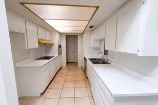 8301 N 47th Dr, Glendale, AZ 85302 - Photo 2