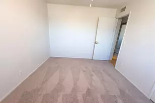 8301 N 47th Dr, Glendale, AZ 85302 - Photo 14