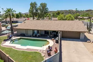 852 W Caribbean Ln, Phoenix, AZ 85023 - Photo 30