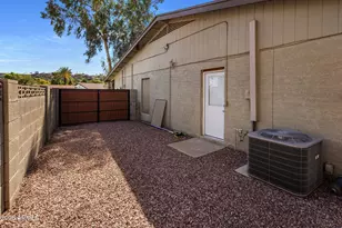 852 W Caribbean Ln, Phoenix, AZ 85023 - Photo 28