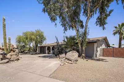 852 W Caribbean Lane, Phoenix, AZ 85023 - Photo 32