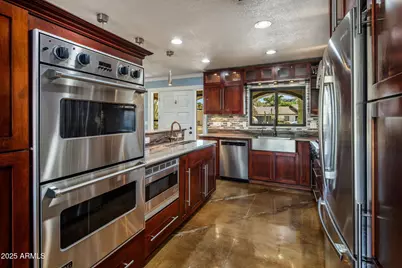 852 W Caribbean Lane, Phoenix, AZ 85023 - Photo 6