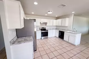 6339 W Monterosa St, Phoenix, AZ 85033 - Photo 32