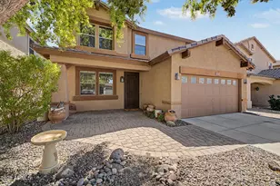 1917 E Daley Ln, Phoenix, AZ 85024 - Photo 2