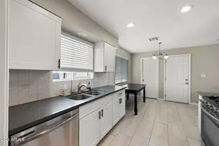 1835 W Behrend Dr, Phoenix, AZ 85027 - Photo 8