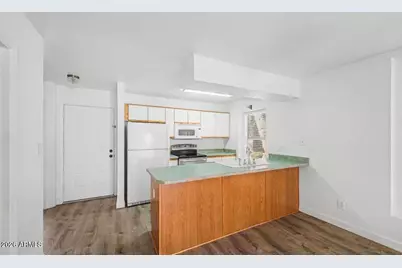 7040 W Olive Avenue #40, Peoria, AZ 85345 - Photo 10
