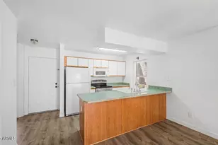 7040 W Olive Ave, Peoria, AZ 85345 - Photo 10